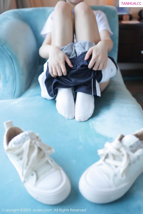   [XiuRen]高清写真图 2023.07.14 No.7085 幼幼 学生美腿第62张图片